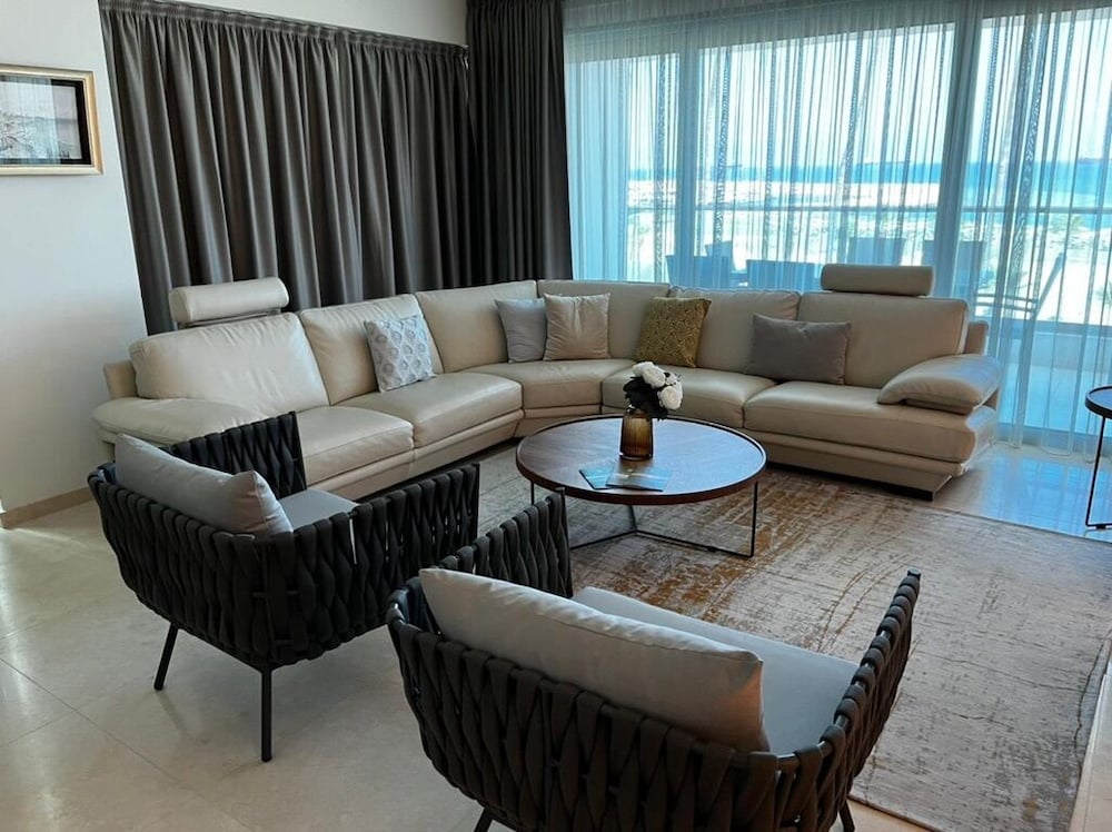 Luxury Apartment, 2 Bedrooms, Balcony, Sea View