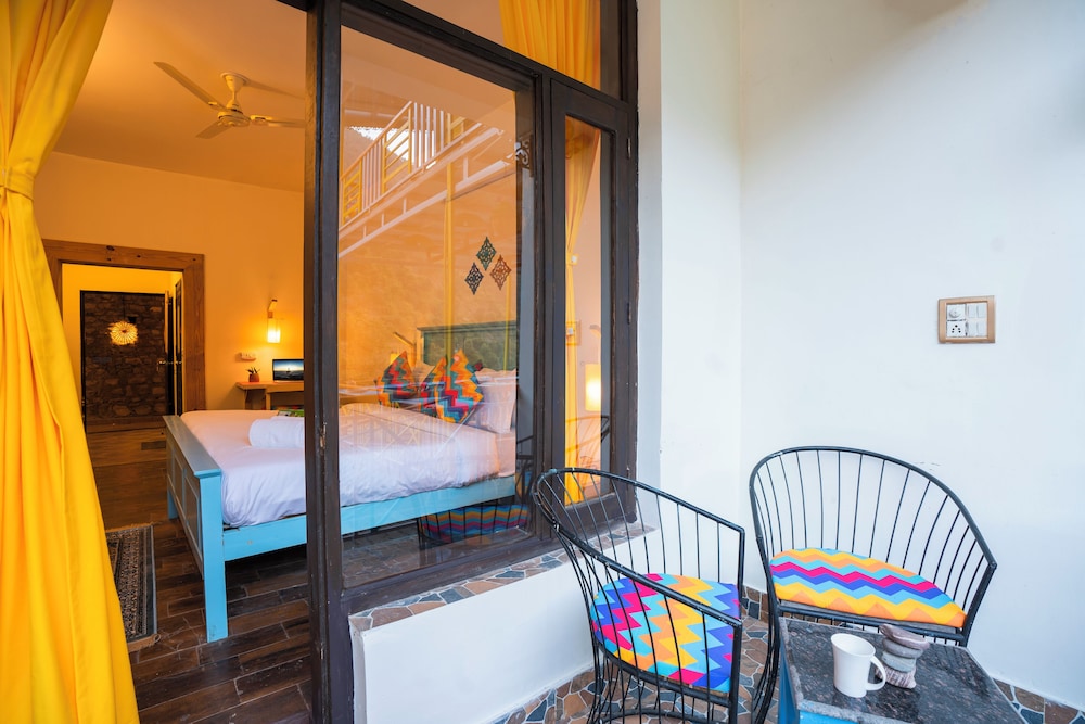 Deluxe Private A/C Room with Ensuite Bathroom photo 2