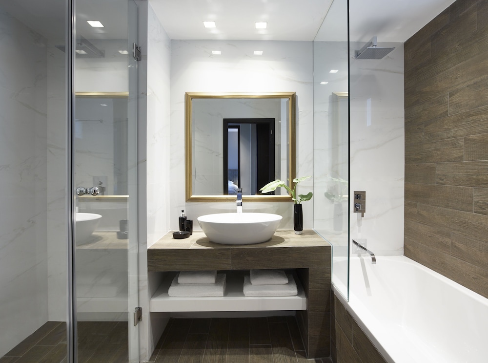 Superior Suite - Photo 4