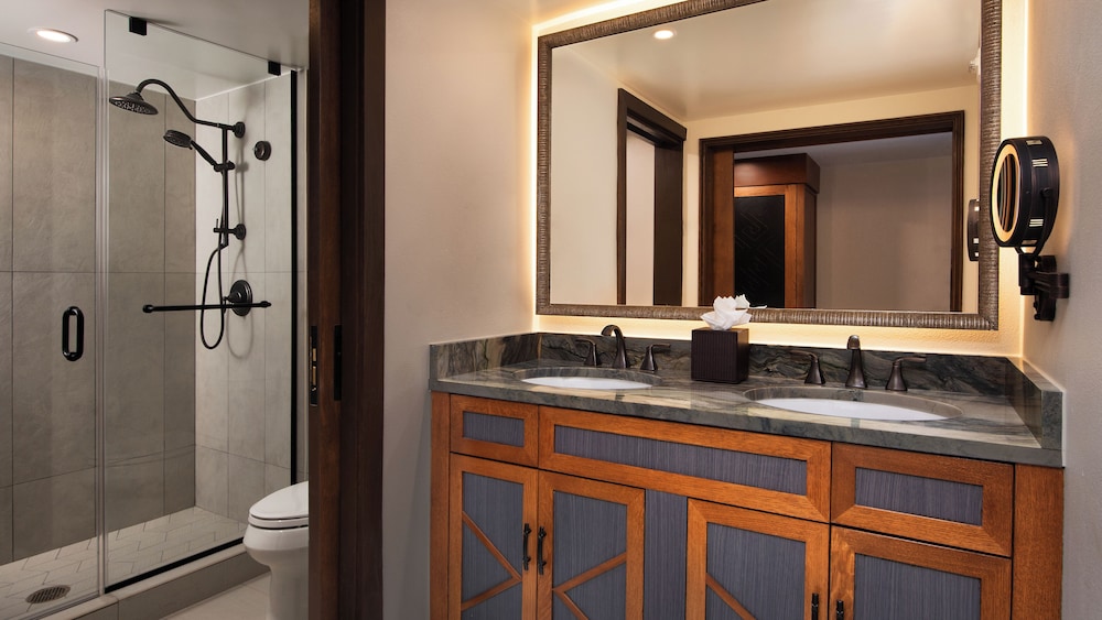 2 Bedroom Suite - Club Level Access - Photo 2