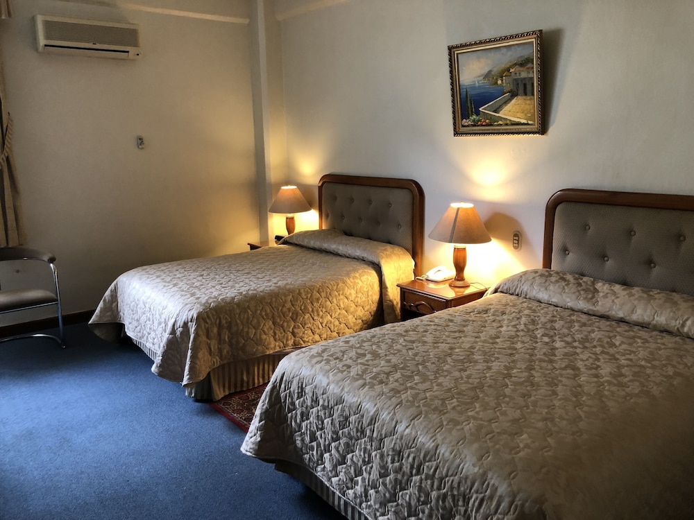 Basic Double Room, 2 Double Beds, Non Smoking photo 3