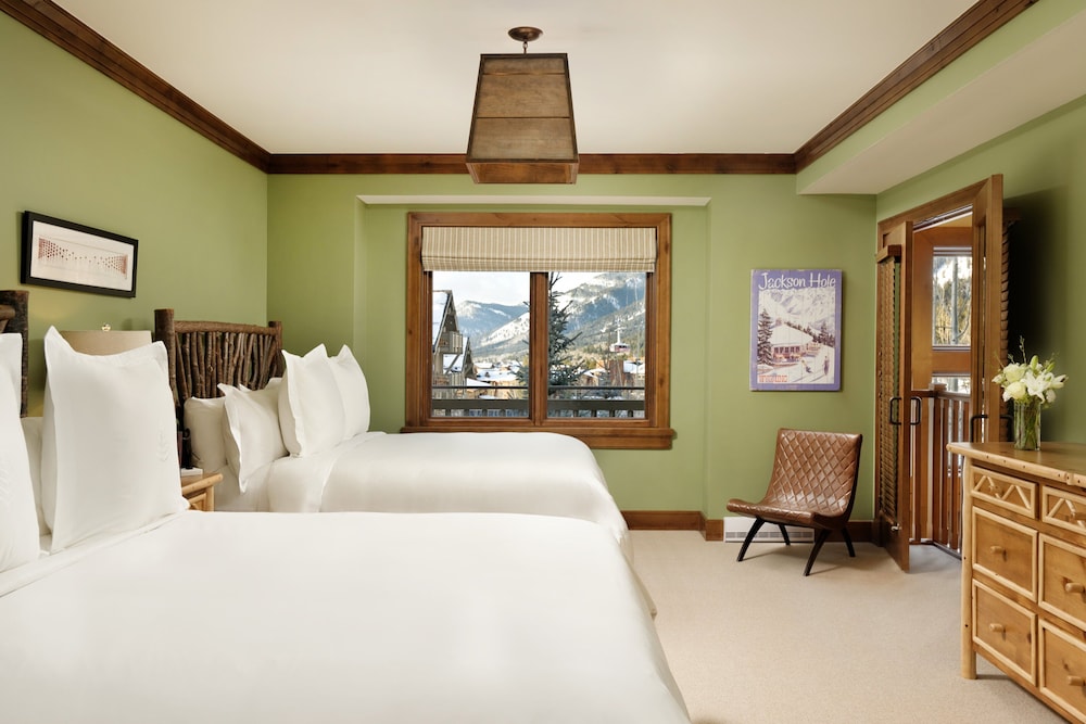 Room, 4 Bedrooms, Non Smoking (The Couloir Residence Slopeside) - Photo 1