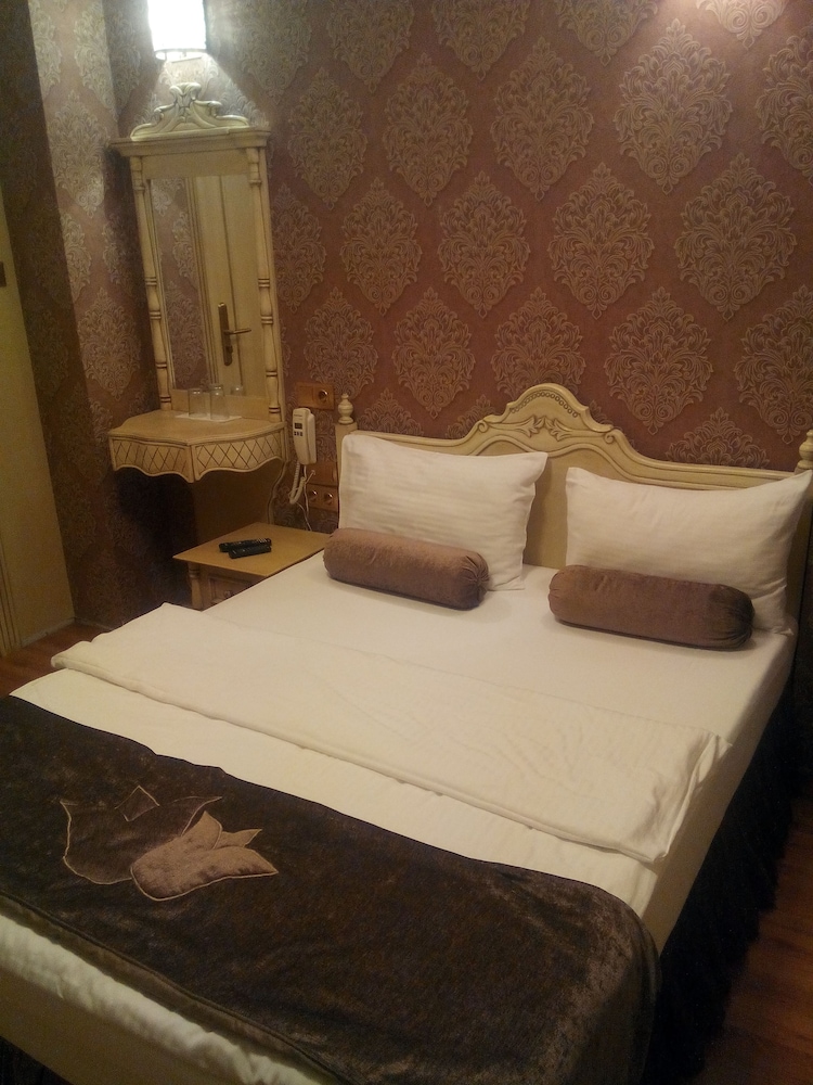 Economy Single Room, 1 Bedroom, Non Smoking, City View photo 2