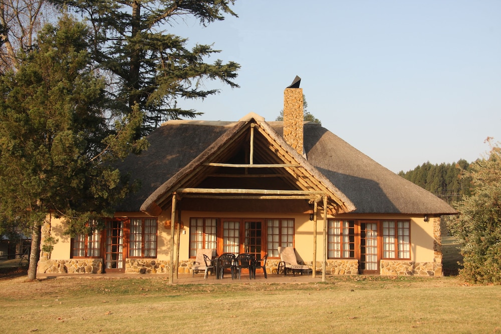 Thatched 2 Bdr Mountain Facing Cottage (5) photo 2