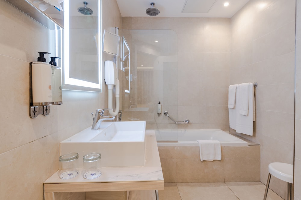 Deluxe Double or Twin Room, Garden View - Photo 2