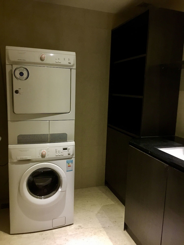 Apartment, 3 Bedrooms - Photo 8
