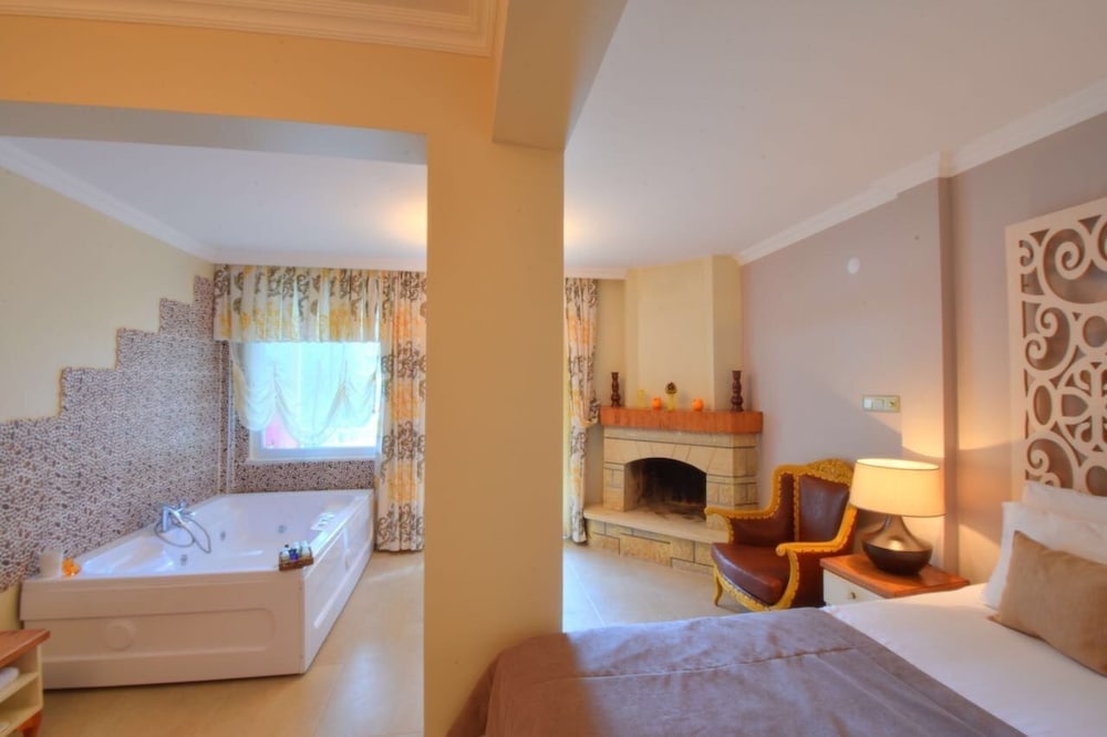 Double Room, Jetted Tub photo 1