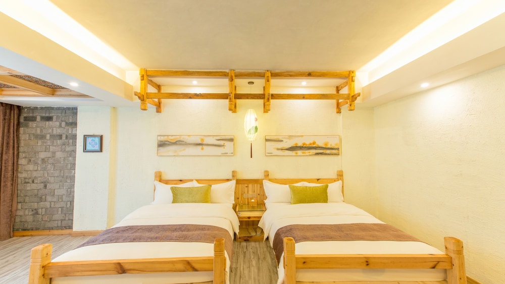 Superior Twin Room, River View photo 3