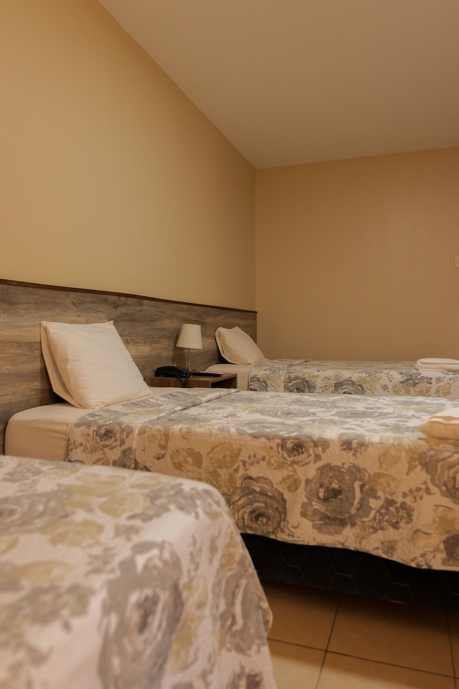 Standard Quadruple Room photo 1