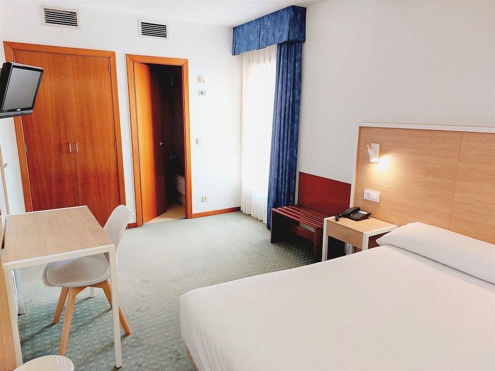 Standard Room - Photo 12