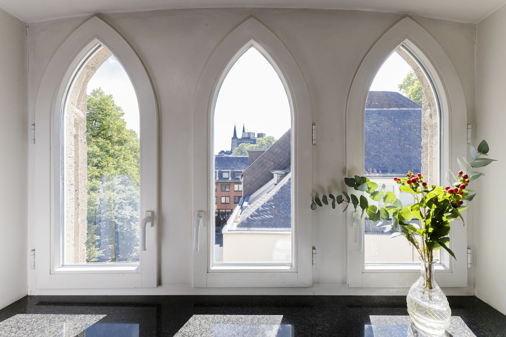 Deluxe Suite, 2 Bathrooms, City View