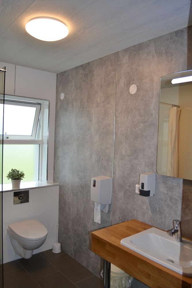 Single Room, Shared Bathroom photo 2