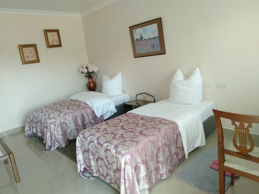 Standard Room photo 3