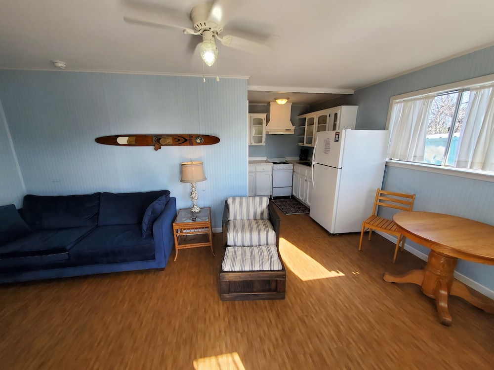 Bungalow, 1 Bedroom, 1 King Bed, Kitchen photo 3