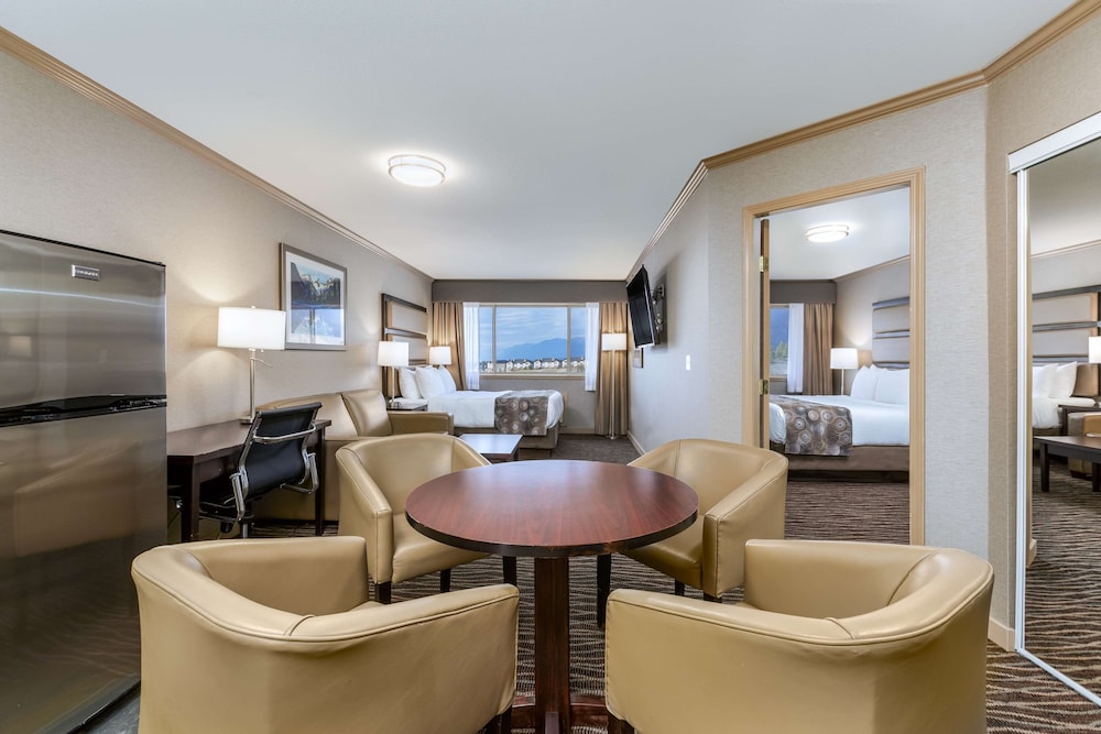 Suite, Multiple Beds, Non Smoking, Jetted Tub (with Sofabed)