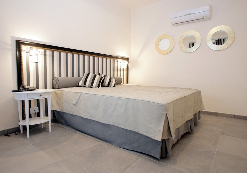 Double Room, Patio photo 1