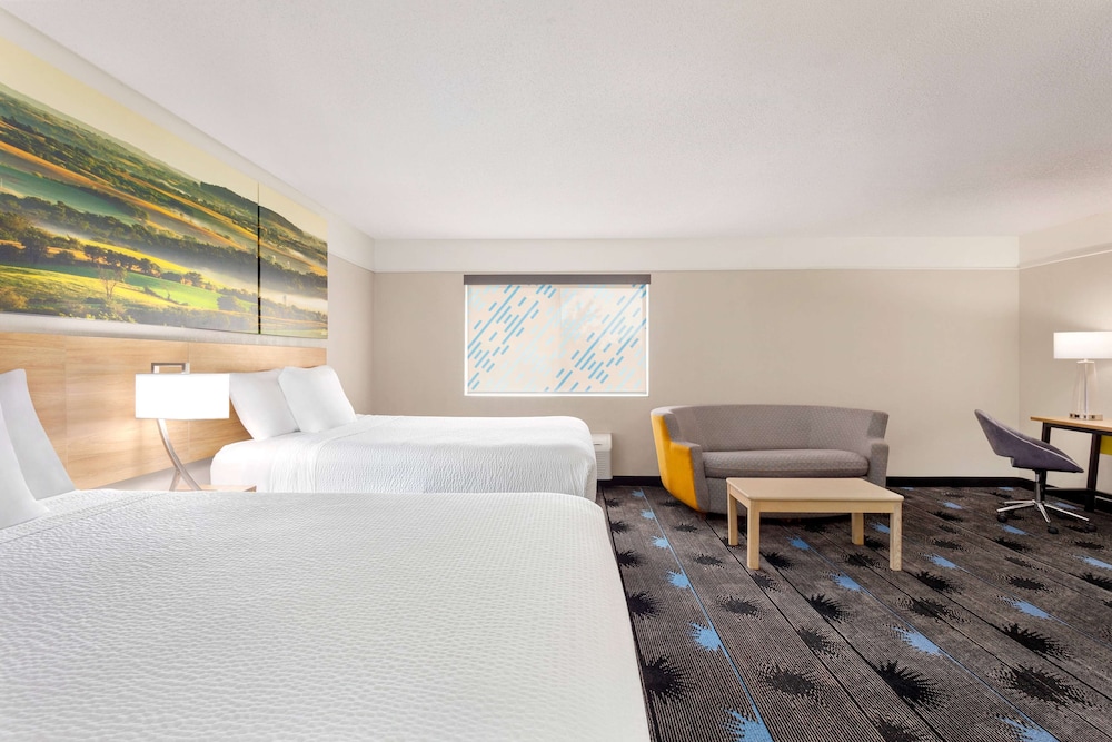 Suite, 2 Queen Beds, Non Smoking photo 1