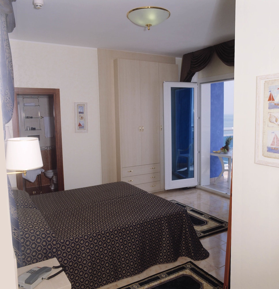 Triple Room, Balcony, Sea View