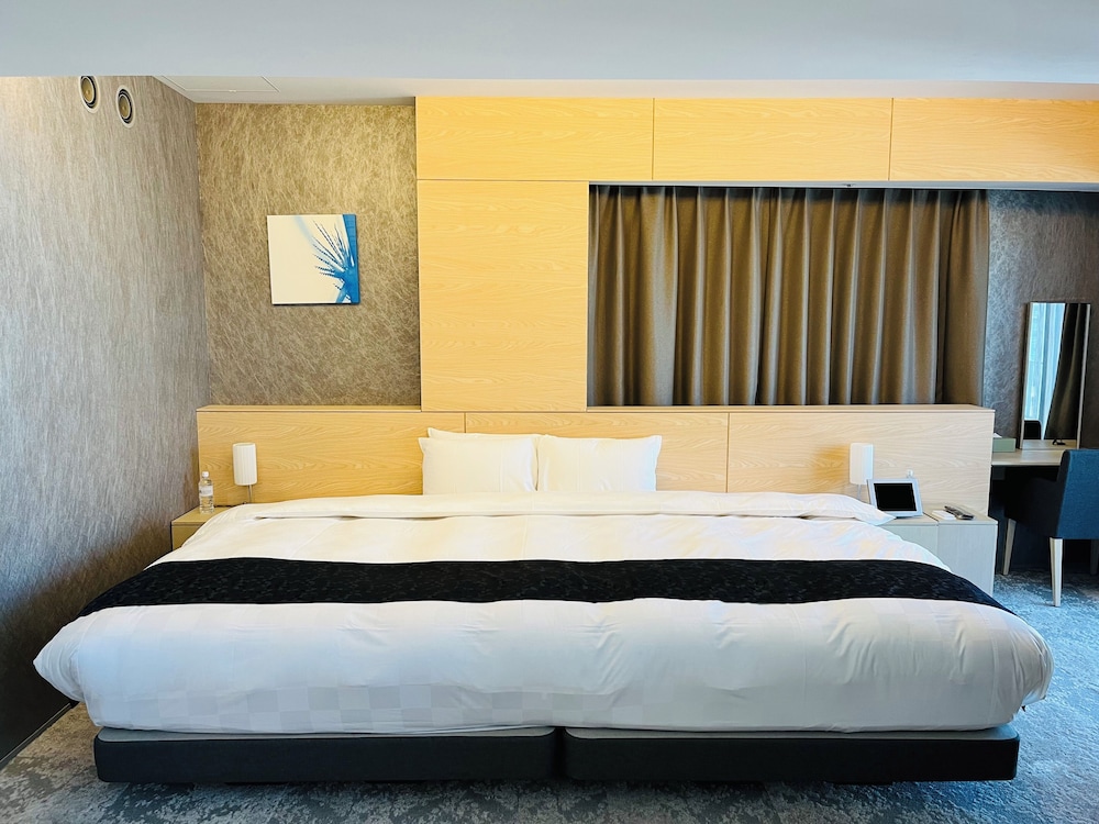 Royal Suite, Hollywood style bed, Non Smoking