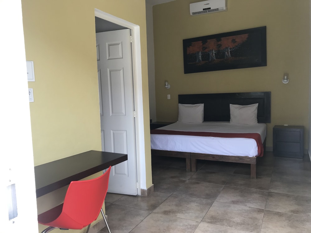 Double Room, 1 King Bed photo 1