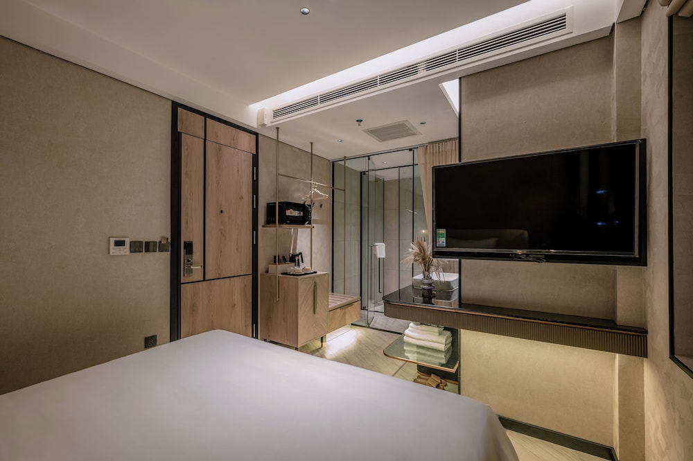 Deluxe Double Room, City View