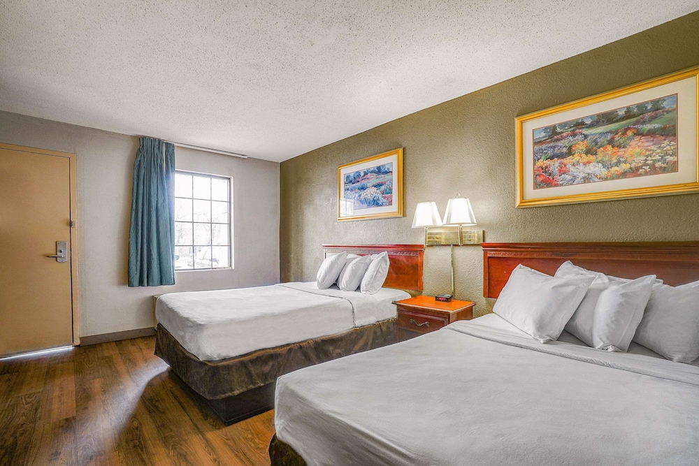 Deluxe Room, 2 Double Beds, Non Smoking, Refrigerator & Microwave - Photo 1