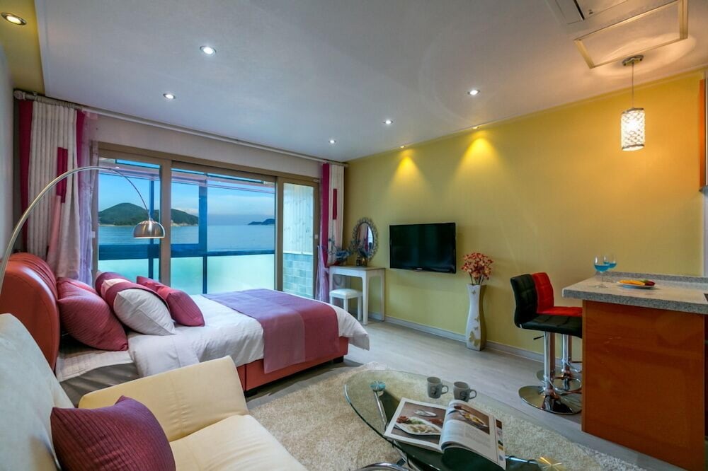 Room (Hwanghwa202) - Photo 6