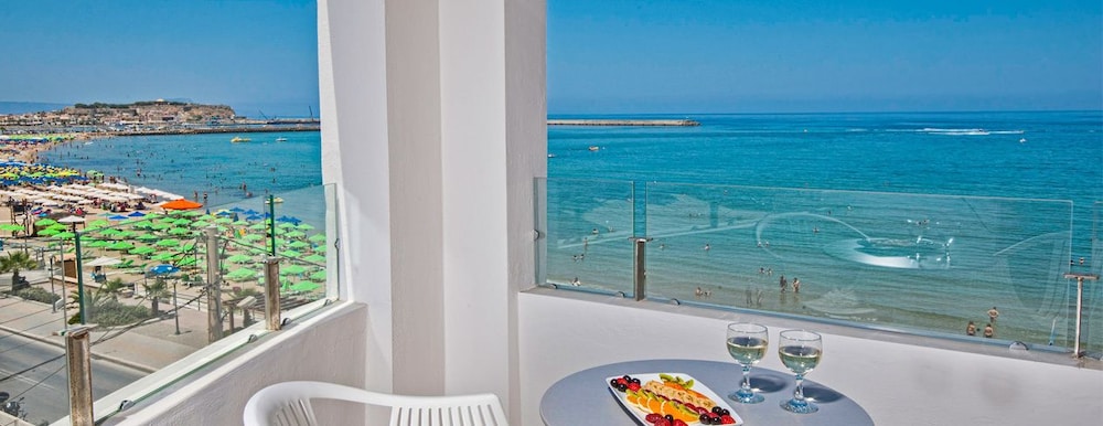 Suite, 1 Bedroom, Sea View - Photo 2