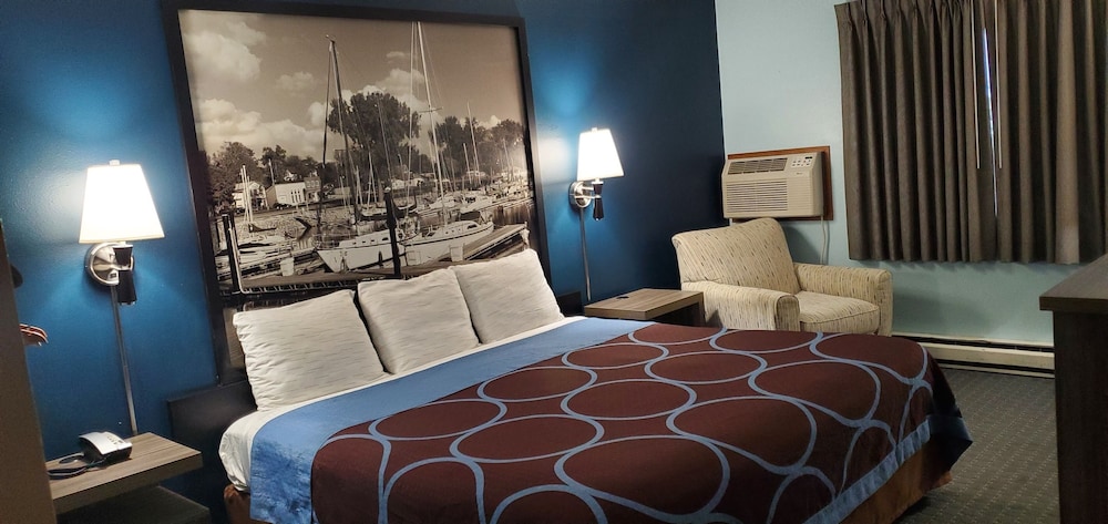 1 King Bed Accessible photo 2