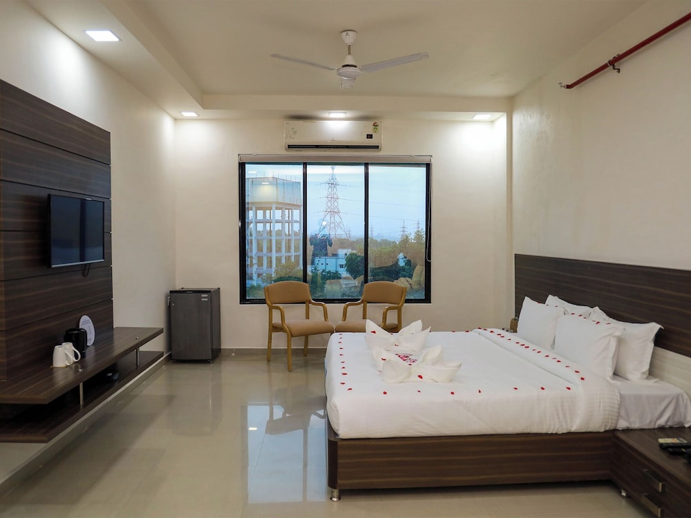 Deluxe Double Room, City View