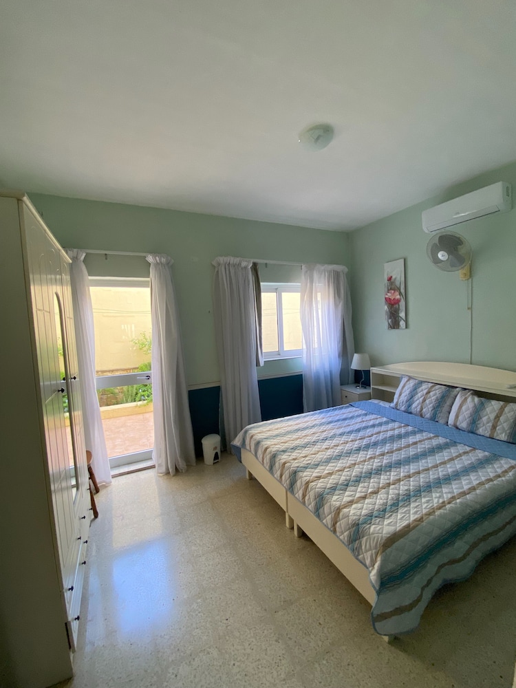 House, 3 Bedrooms, City View