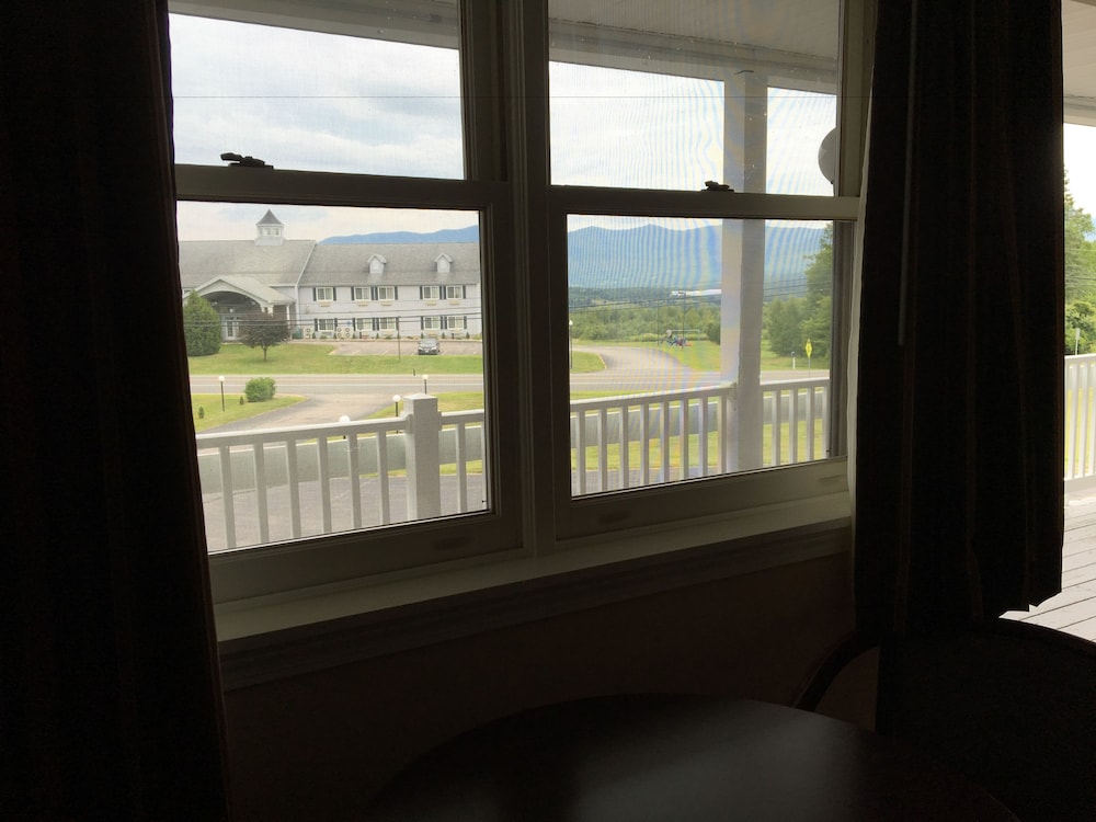 Two Queen Beds, exterior motel, located across the street from the main building, no elevator photo 2
