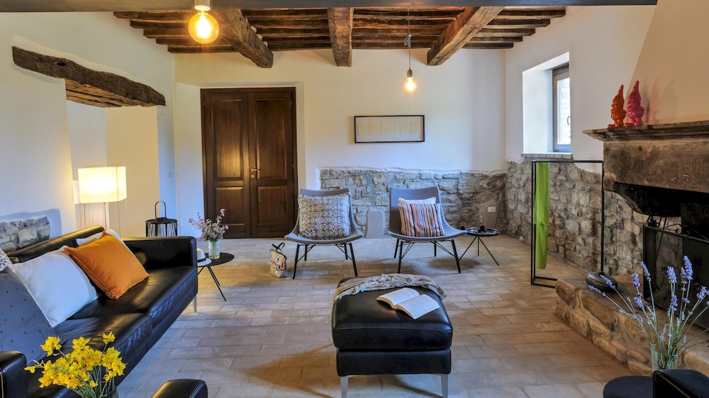 Villa photo 3