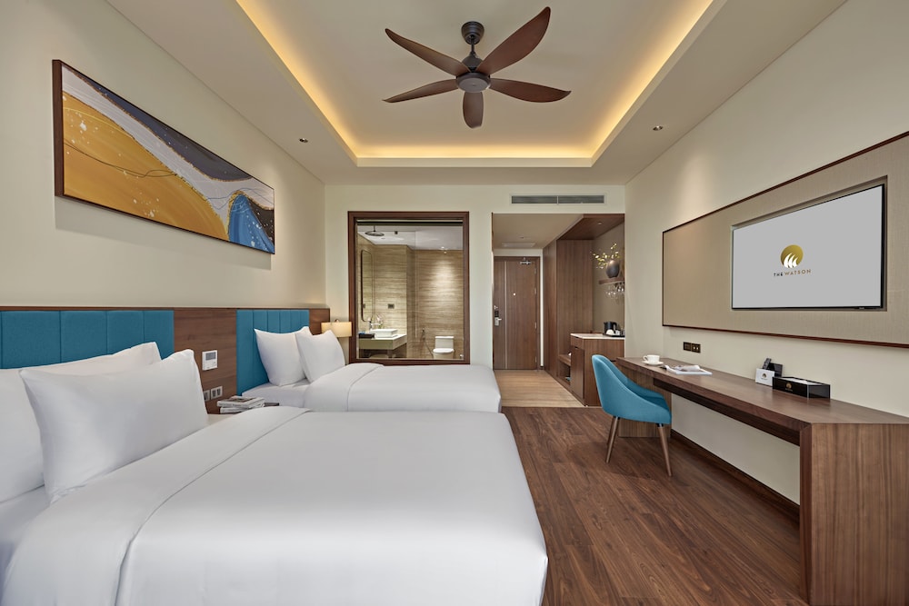 Deluxe Twin Room, Bathtub, City View - Photo 2