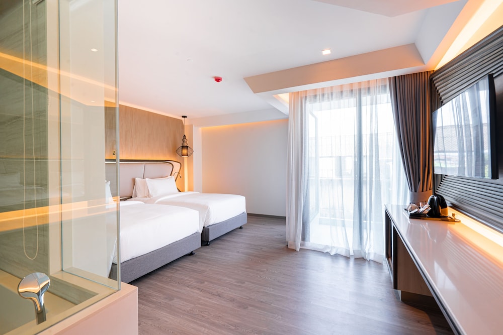 Premier Twin Bed Room - Photo 9