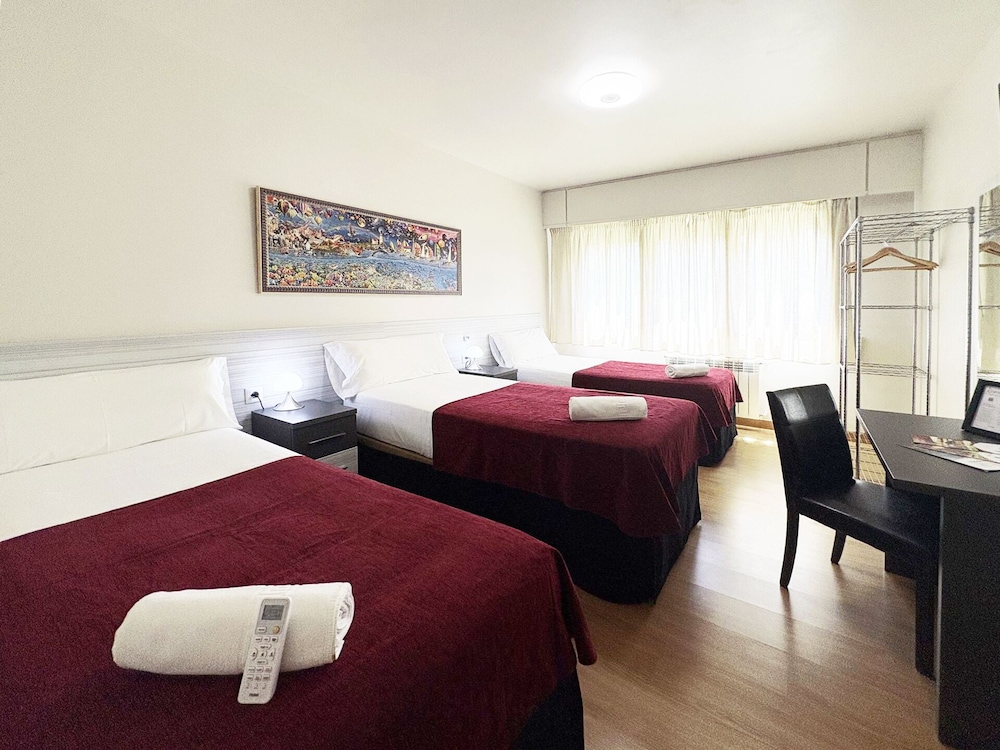 Superior Studio, 2 Twin Beds, Kitchenette - Photo 4
