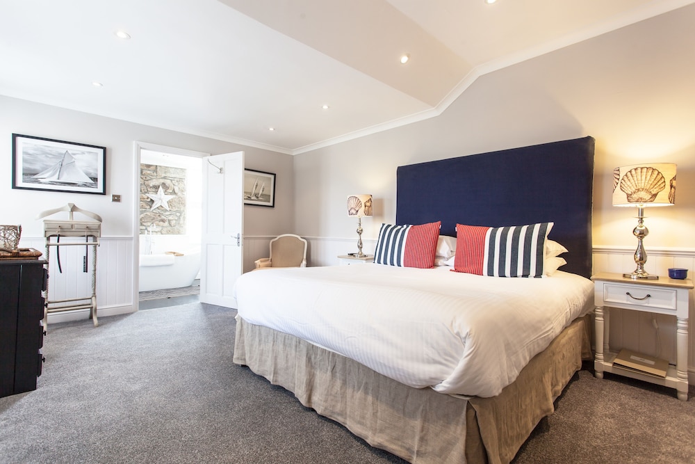 Deluxe Room (Cape Cornwall ) photo 1