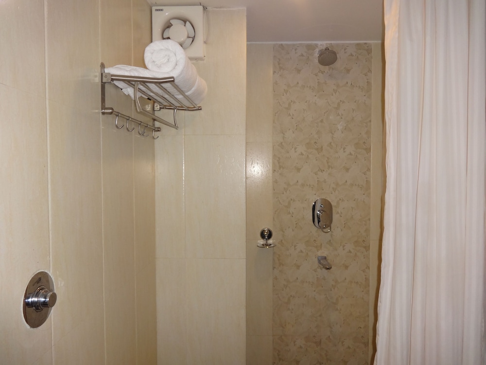Deluxe King Room photo 3