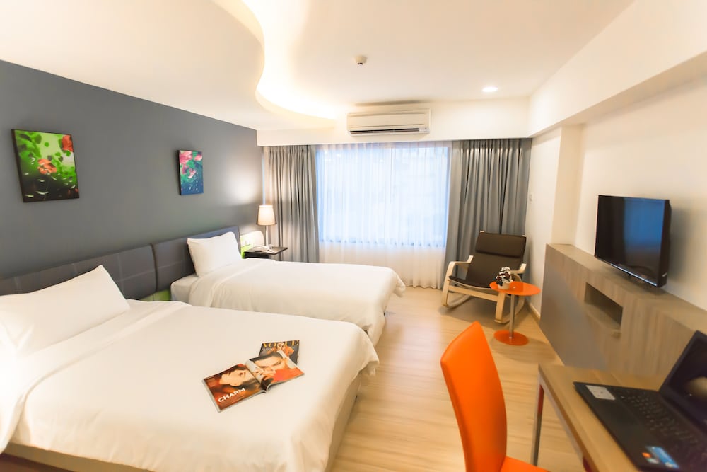 Deluxe Twin Room photo 3