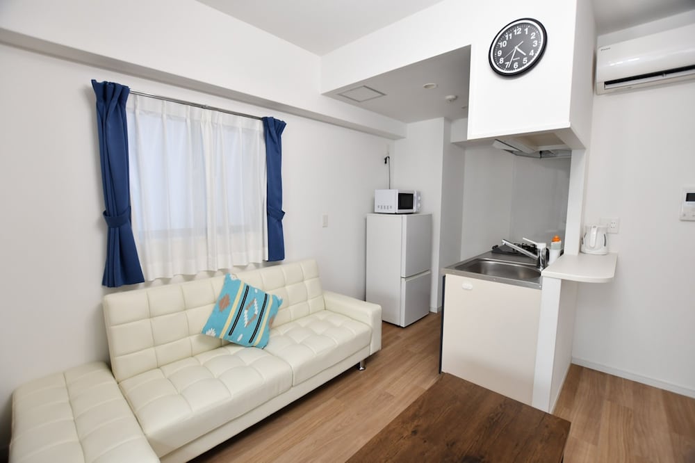 Basic Apartment - Photo 4