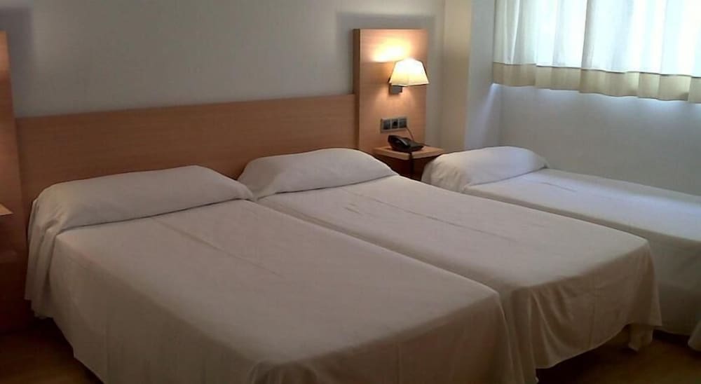 Triple Room - Photo 1
