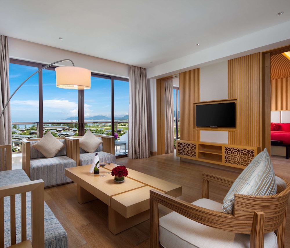 One Bedroom Ocean View Suite