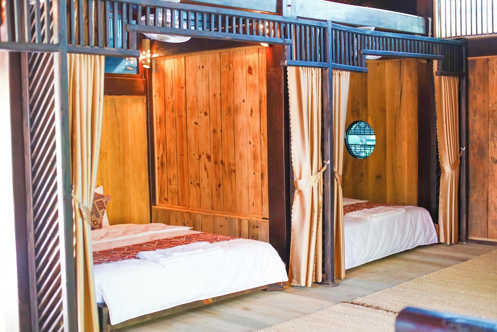 Deluxe Shared Dormitory, Patio, Pool View photo 1