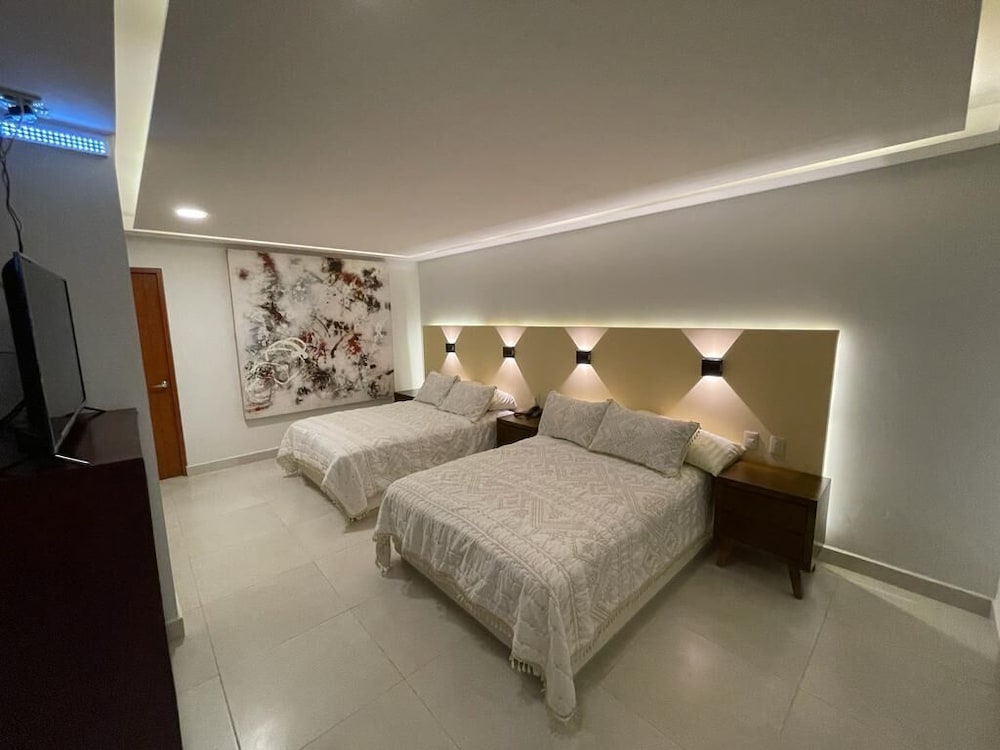 Standard Room, 2 Double Beds photo 1
