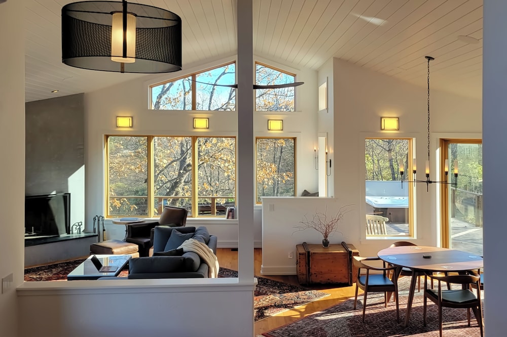 Luxury House, Mountain View