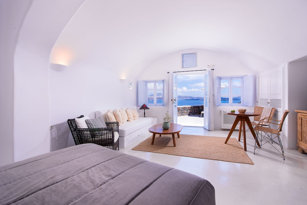 Valeriana Cliff House with Caldera View - Photo 4