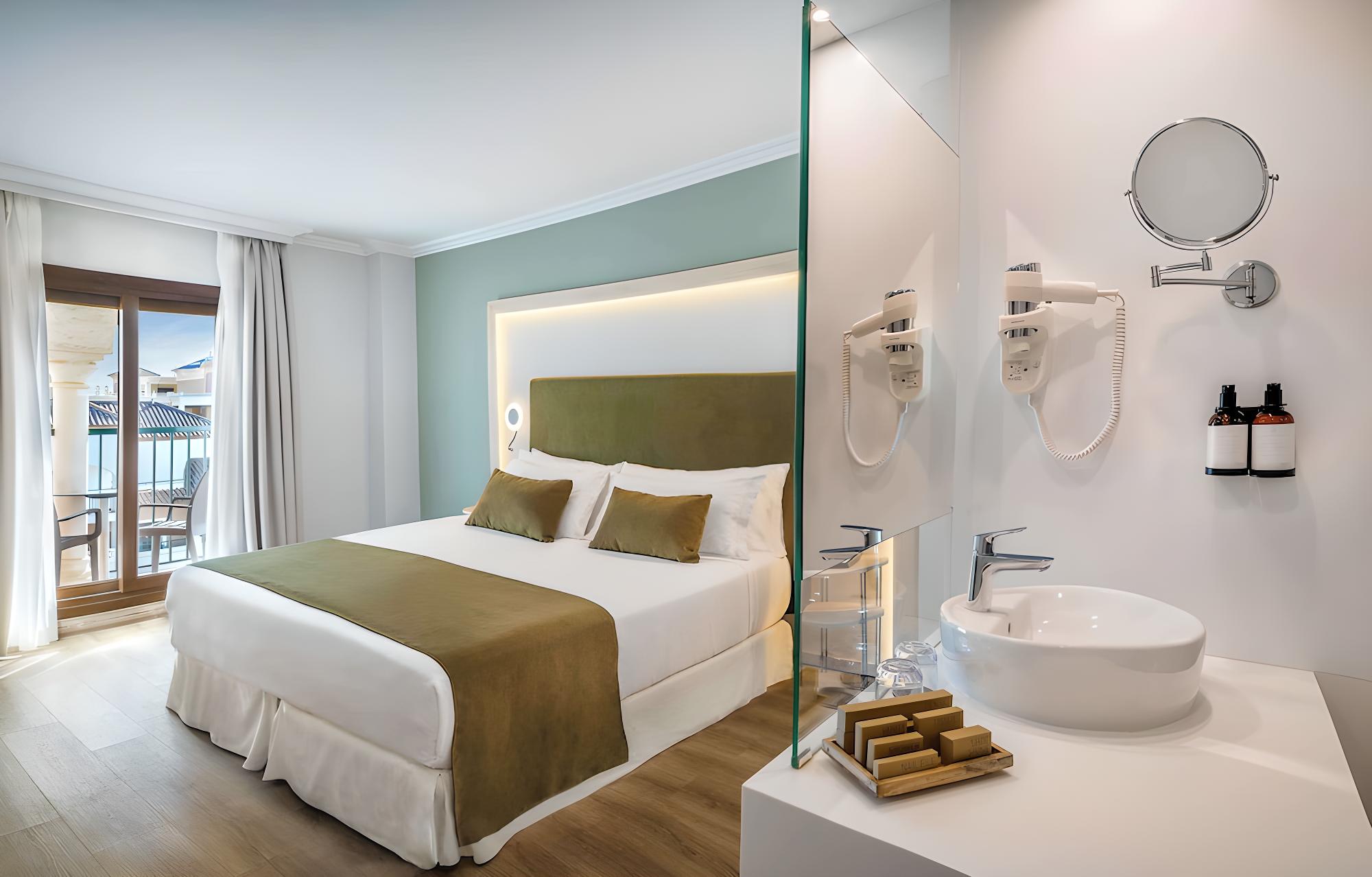 Relax in modern comfort and style!