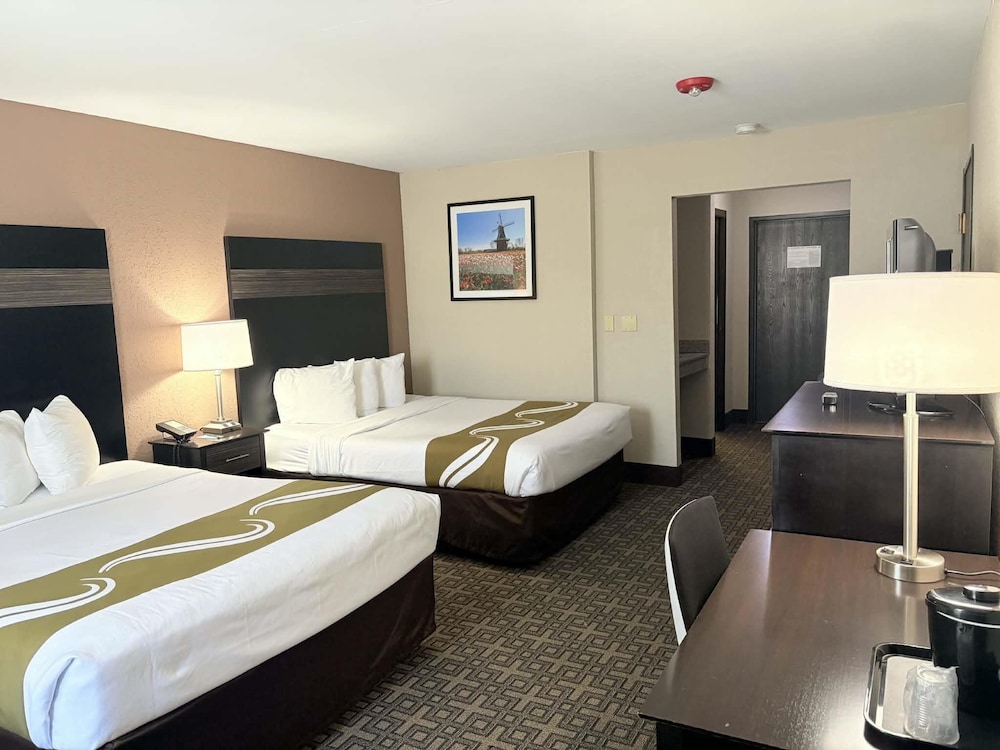 Room, 2 Queen Beds, Hearing Accessible, Non Smoking (Mobility/hearing, Roll-in Shower)