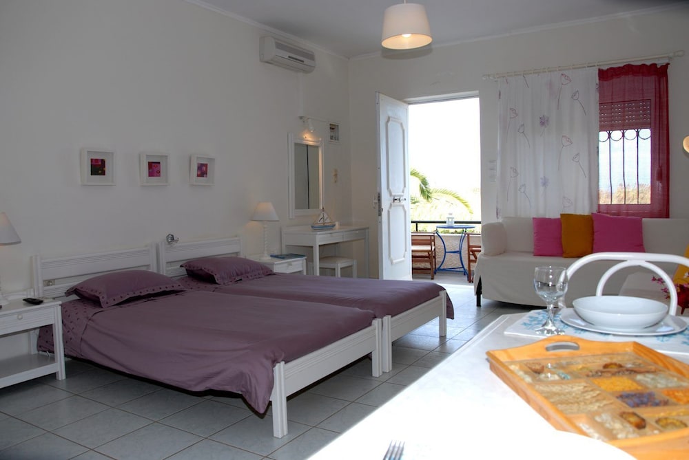 Studio, Sea View
