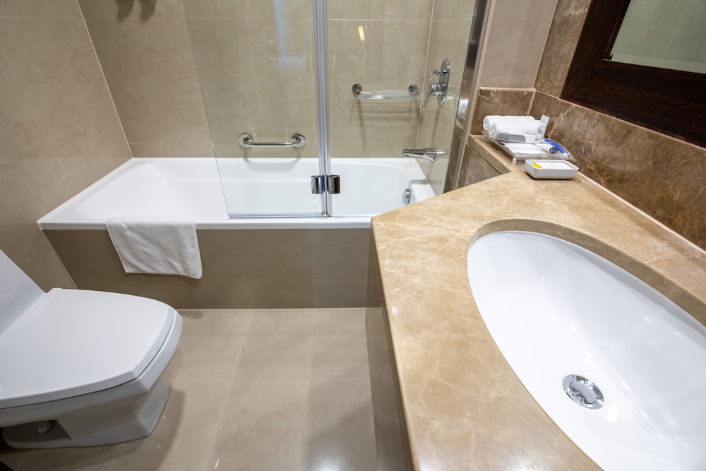 Business Suite, 1 King Bed, Non Smoking, Balcony photo 3